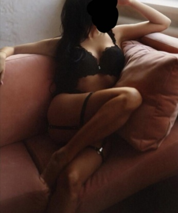 Мои услуги насыщены страстью и заботой, и я гарантирую тебе незабываемый опыт. Я доступна для разнообразных встреч - от элегантного ужина в Москве до горячих ночей страсти. У меня есть несколько фото, чтобы ты мог убедиться в моей привлекательности и сексуальных навыках. Мне важно удовлетворить тебя, и я готова слушать твои желания. Все мои услуги конфиденциальны и безопасны. Я буду рада встрече с тобой в Москве для незабываемого вечера. 🔥💋🌃 14732, 25 лет